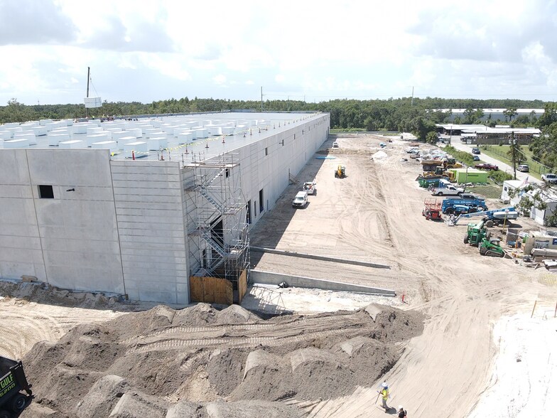 4908 W Linebaugh Ave, Tampa, FL à louer - Photo de la construction – Image 2 sur 3