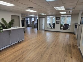 261 E Lake St, Bloomingdale, IL à louer Photo intérieure– Image 2 sur 10