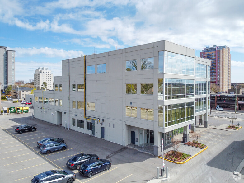 255 King St N, Waterloo, ON à louer - Photo de l’immeuble – Image 3 sur 4