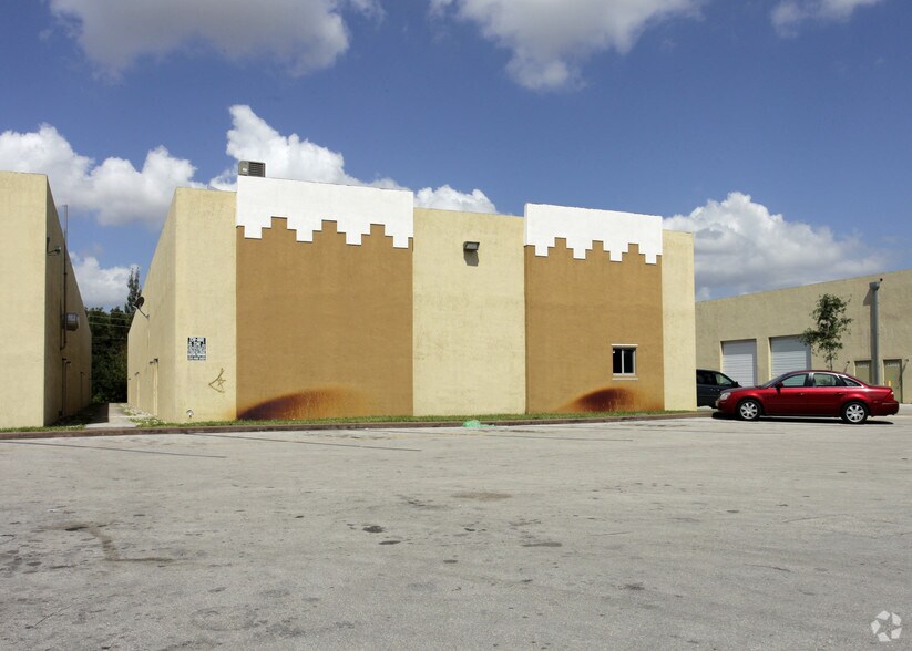13401-13431 NW 47th Ave, Opa-locka, FL à vendre - Photo de l’immeuble – Image 2 sur 24