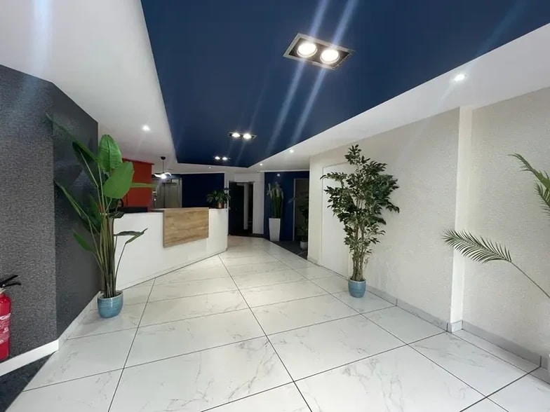 116-118 Rue Jules Guesde, Levallois-Perret à louer - Hall d’entrée – Image 3 sur 3