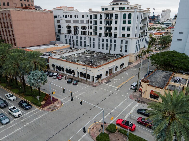 280-284 Alhambra Cir, Coral Gables, FL à louer - Photo de l’immeuble – Image 1 sur 3