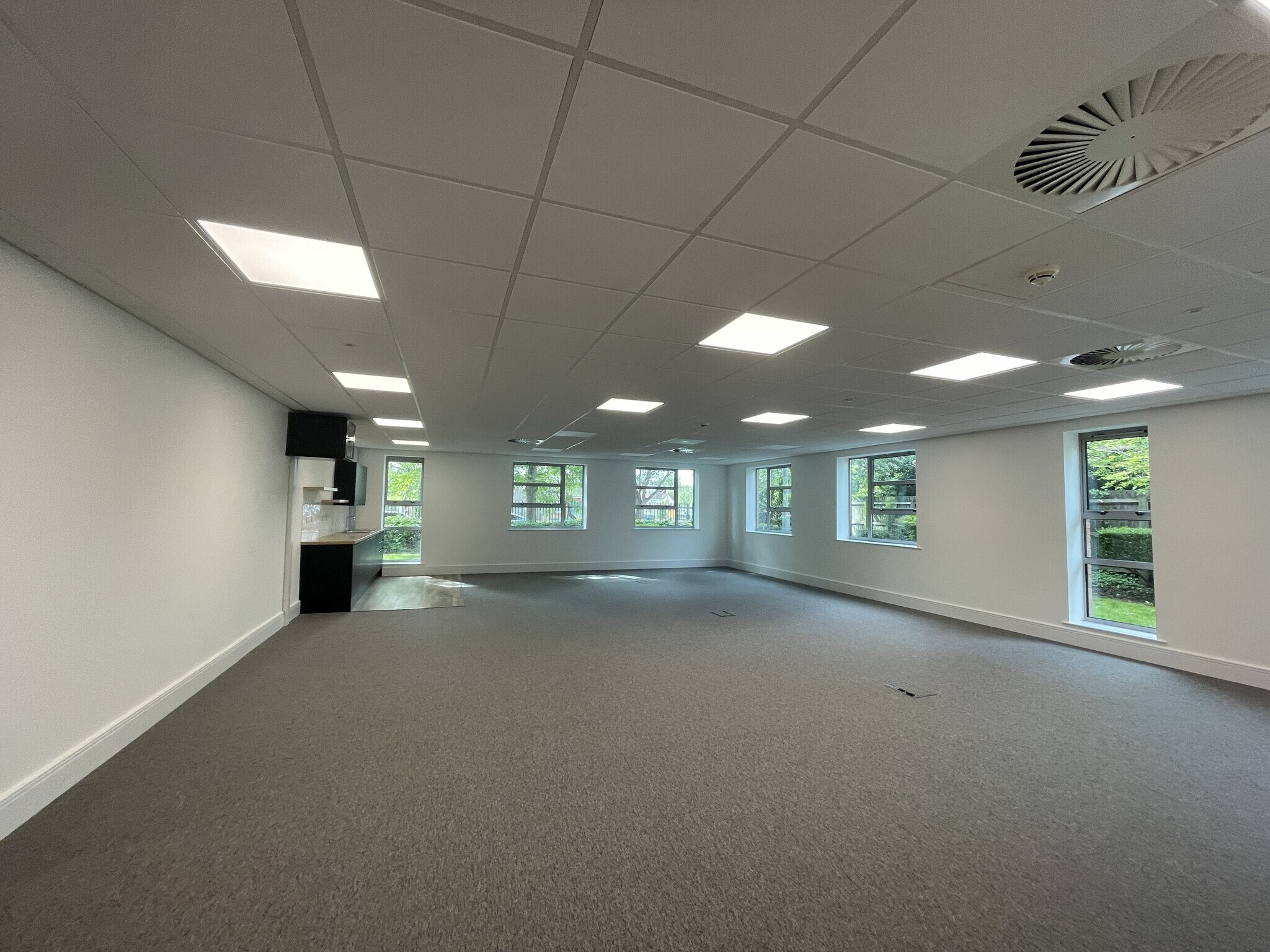 Crown Way, Tower Rd N, Warmley à louer Photo de l’immeuble– Image 1 sur 4