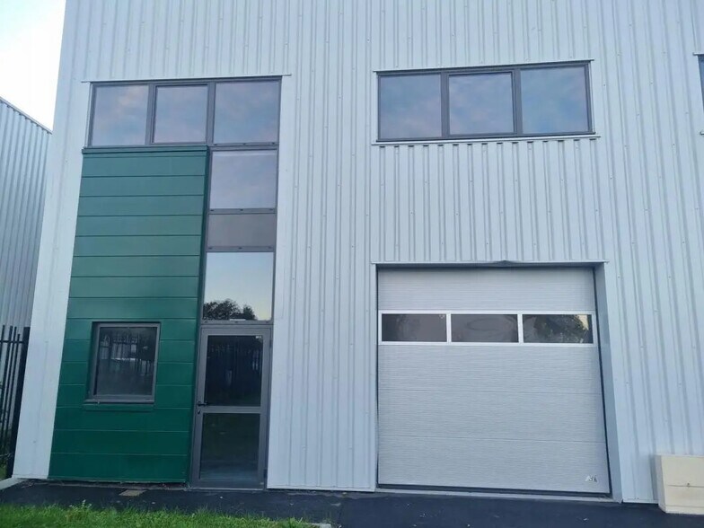 Industriel/Logistique dans La Chapelle-sur-Erdre à vendre - Photo de l’immeuble – Image 1 sur 4