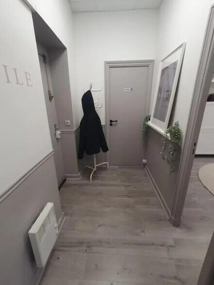 Bureau dans Versailles à louer - Photo de l’immeuble – Image 3 sur 6