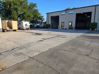 Plus de détails pour 16021-16051 Pinto Dr, North Fort Myers, FL - Industriel/Logistique à louer