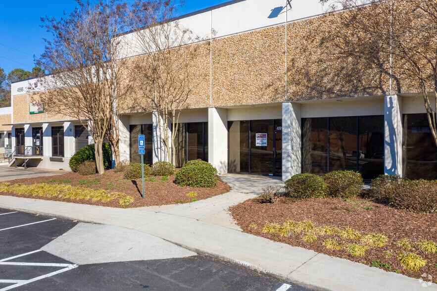 4998 S Royal Atlanta Dr, Tucker, GA à louer - Photo de l’immeuble – Image 2 sur 2