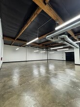 21200-21228 Vanowen St, Canoga Park, CA à louer Photo de l’immeuble– Image 2 sur 9