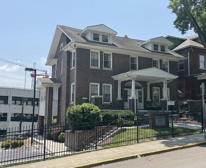 1604 Clinch Ave, Knoxville, TN à vendre - Photo principale – Image 1 sur 13