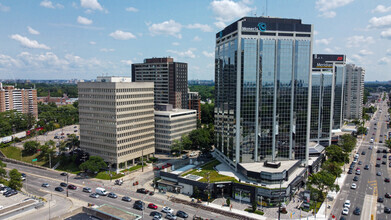 56 Aberfoyle Cres, Toronto, ON - VUE AÉRIENNE  vue de carte