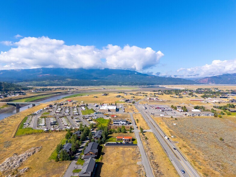 EMERGER AVE, Alpine, WY à vendre - Photo de l’immeuble – Image 2 sur 7