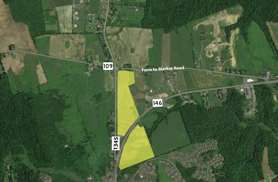 115 Farm To Market Rd, Mechanicville, NY à vendre - Photo principale – Image 1 sur 1