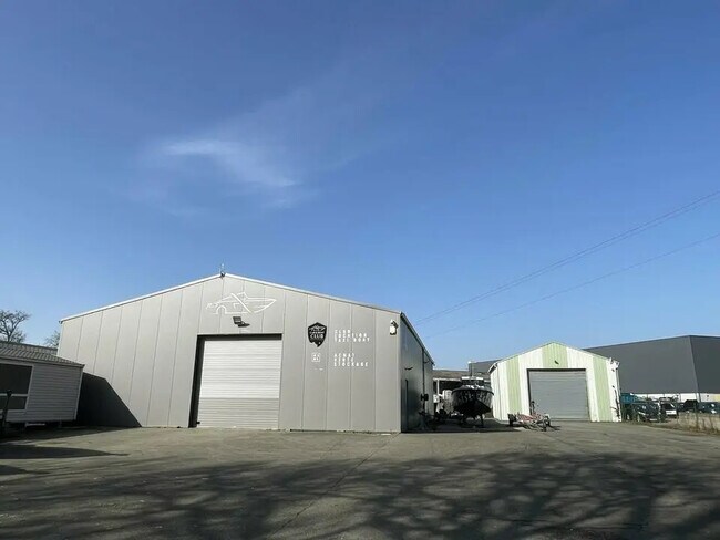 Plus de détails pour Industriel/Logistique à louer