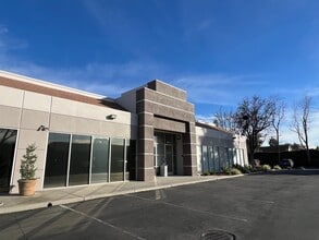 743 Camden Ave, Campbell, CA à louer Photo intérieure– Image 2 sur 9