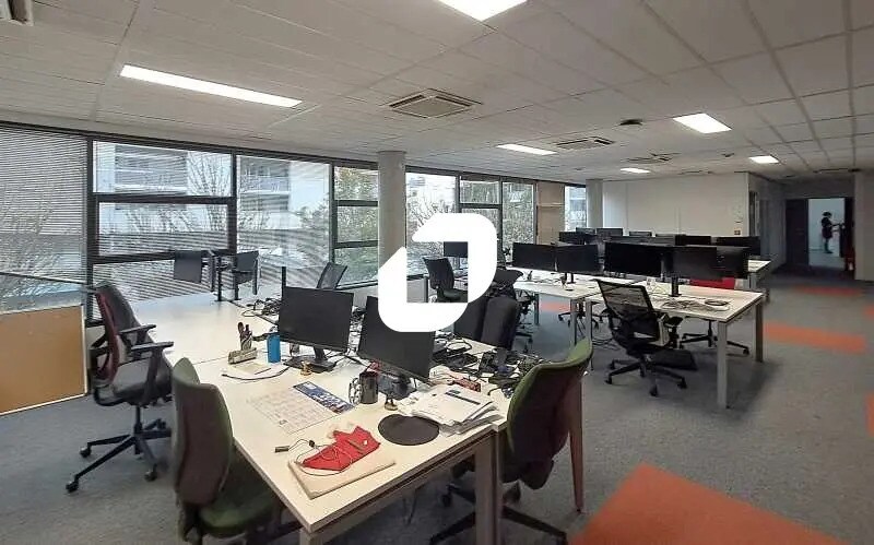 Bureau dans Bordeaux à louer - Photo de l’immeuble – Image 3 sur 7