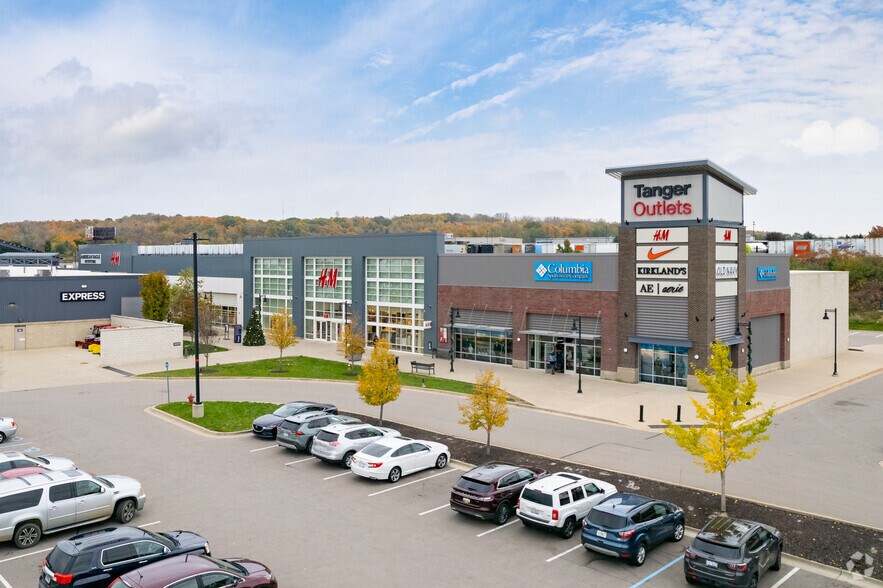 350 84th St SW, Byron Center, MI à louer - Photo de l’immeuble – Image 3 sur 6