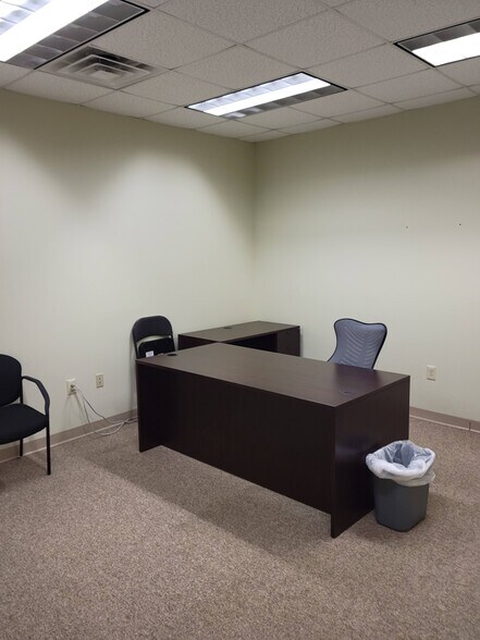 826 Shannon Dr, Fayetteville, NC à vendre - Photo de l’immeuble – Image 3 sur 27