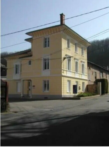 Bureau dans Fleurieu-sur-Saône à louer - Photo de l’immeuble – Image 3 sur 4
