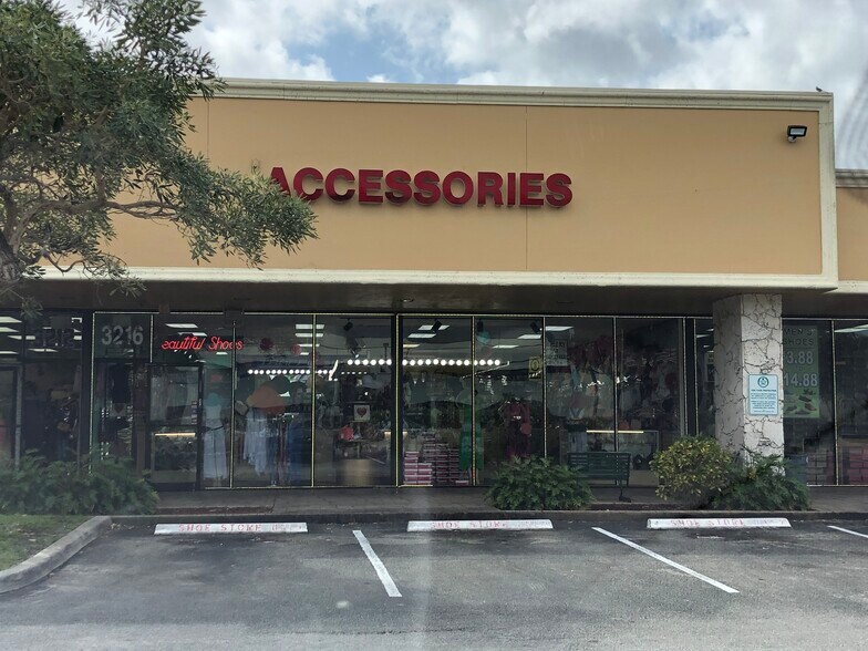 3200-3226 W Hillsboro Blvd, Deerfield Beach, FL à louer - Photo de l’immeuble – Image 2 sur 5
