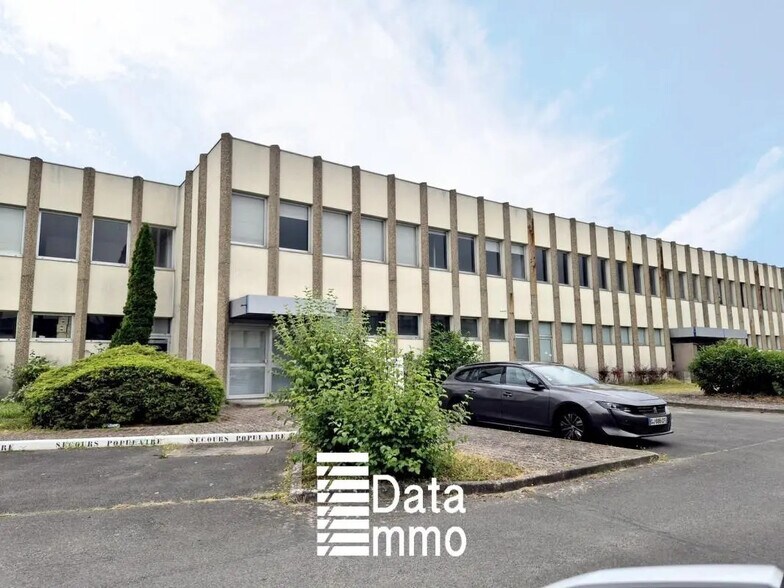 2 Avenue Des Bleuets, Bonneuil-sur-Marne à louer - Photo de l’immeuble – Image 1 sur 6