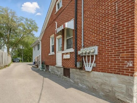 839 Stirling Av S, Kitchener, ON à vendre - Photo de l’immeuble – Image 3 sur 8