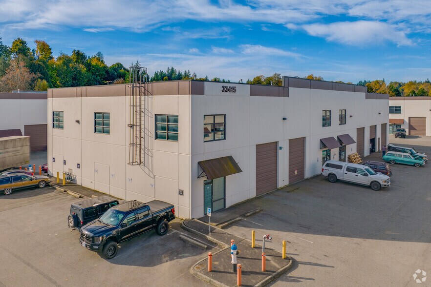 33415 Maclure Rd, Abbotsford, BC à louer - Photo principale – Image 1 sur 4