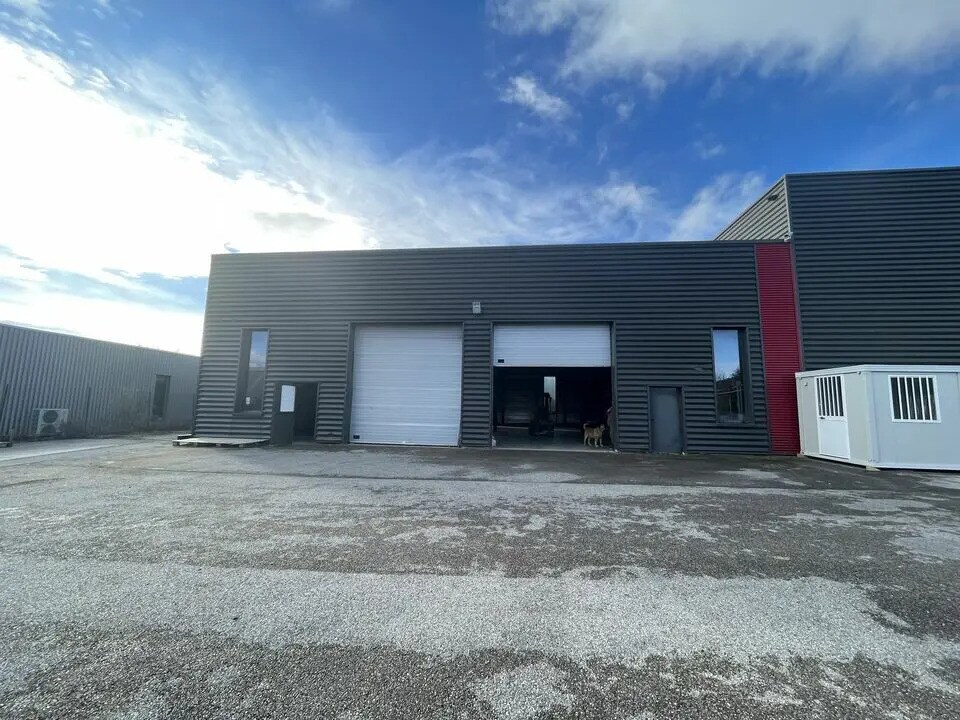 Local d’activités dans Le Grand-Lemps à louer Photo de l’immeuble– Image 1 sur 4