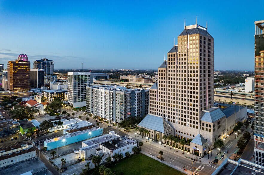 390 N Orange Ave, Orlando, FL à louer - Aérien – Image 2 sur 45