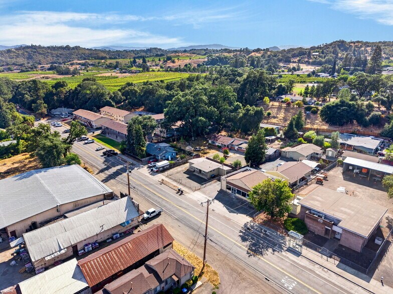 6130 N State St, Ukiah, CA à louer - Photo de l’immeuble – Image 3 sur 8