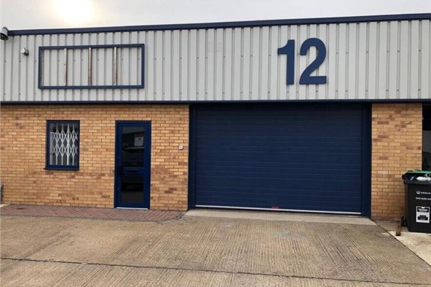 Stacey Bushes, Milton Keynes à louer - Photo de l’immeuble – Image 2 sur 3