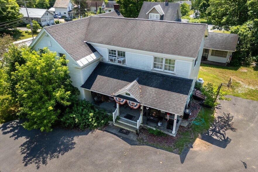 1053 Wicker St, Ticonderoga, NY à vendre - Photo de l’immeuble – Image 3 sur 25