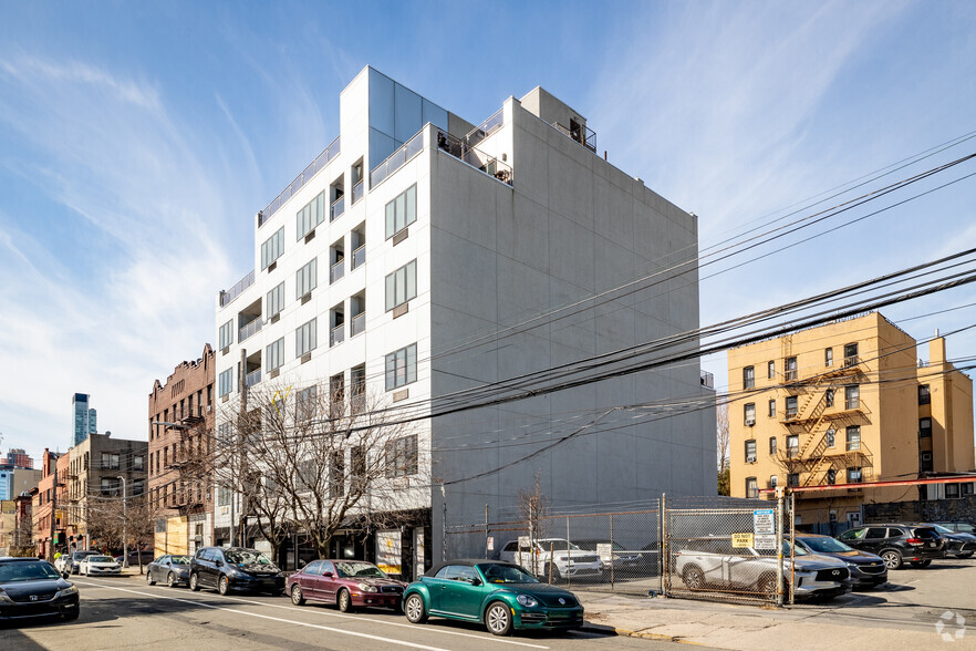 37-34 29th St, Long Island City, NY à louer - Photo principale – Image 1 sur 8