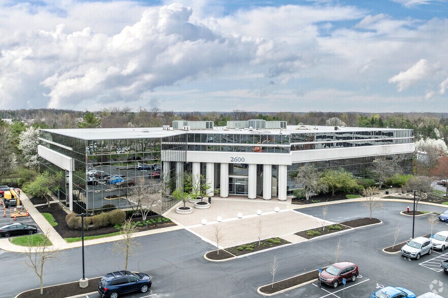 2600 Corporate Exchange Dr, Columbus, OH à vendre - Photo de l’immeuble – Image 3 sur 15