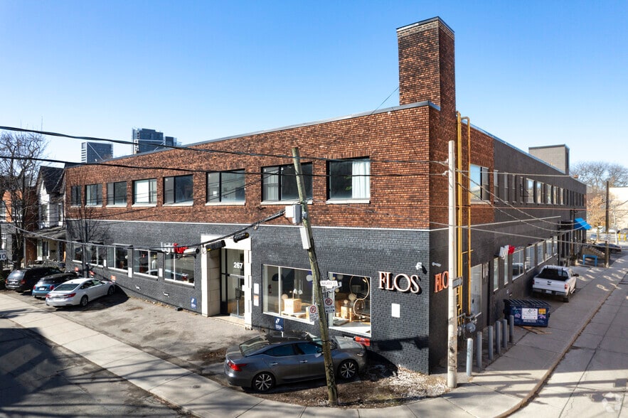 777 Richmond St W, Toronto, ON à louer - Photo de l’immeuble – Image 1 sur 3