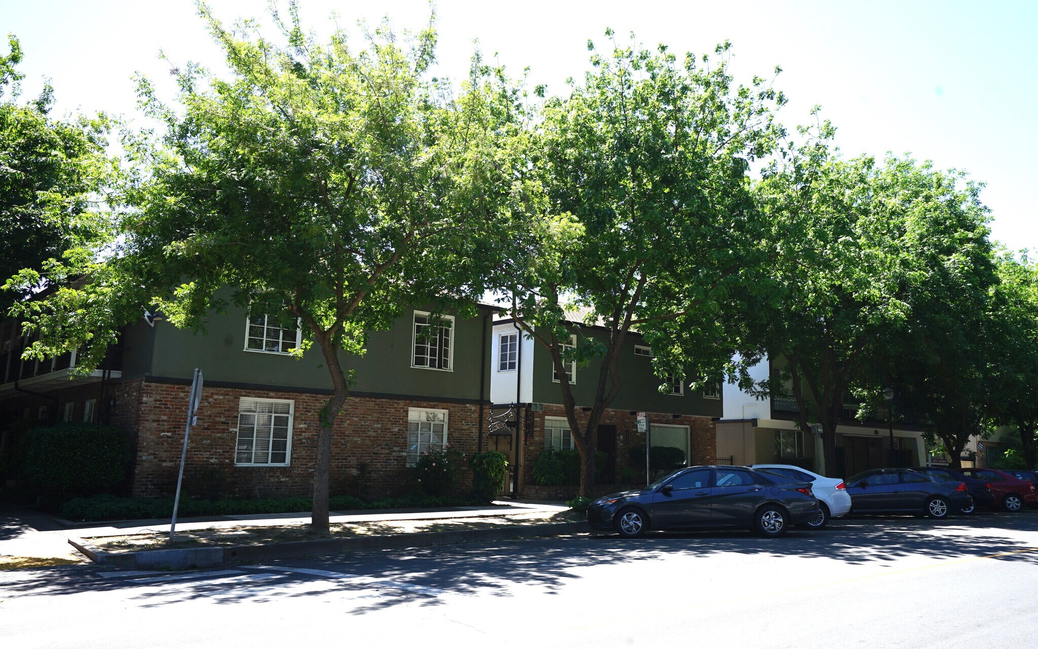 1716 O St, Sacramento, CA à vendre Photo de l’immeuble– Image 1 sur 25