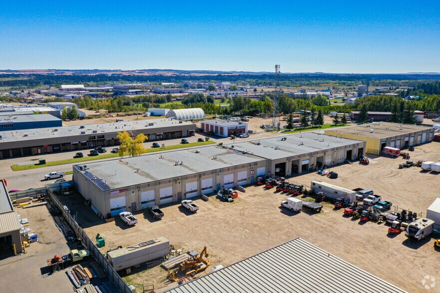 7880 48 Ave, Red Deer, AB à louer - Aérien – Image 3 sur 3