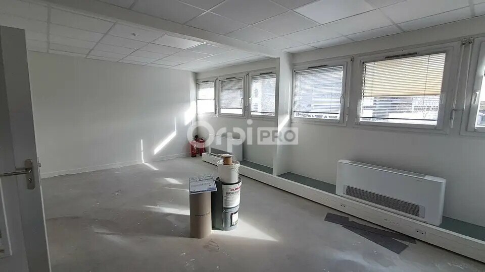2 Avenue Du Président Pierre Angot, Pau à louer - Photo de l’immeuble – Image 3 sur 5