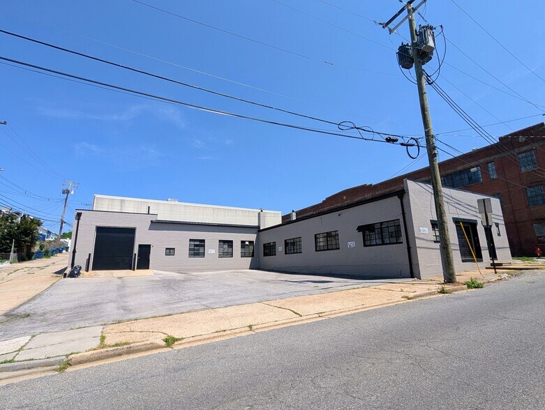 3201 Falls Cliff Rd, Baltimore, MD à louer - Photo de l’immeuble – Image 1 sur 3