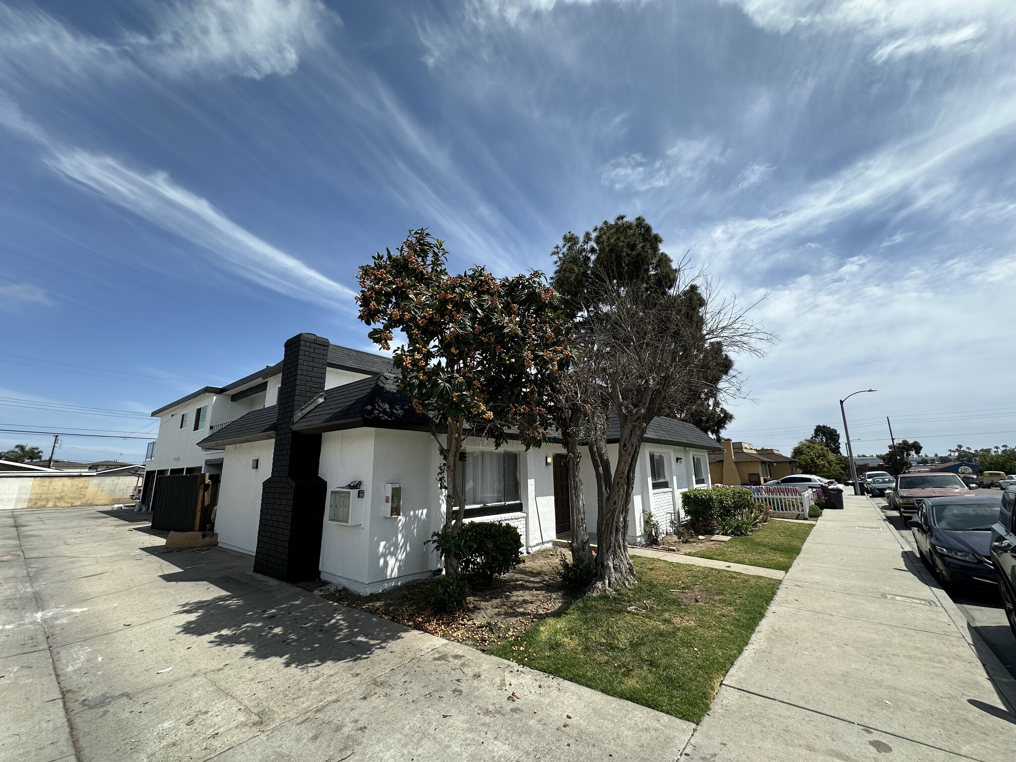 17412 Dairyview Cir, Huntington Beach, CA à vendre Photo de l’immeuble– Image 1 sur 15