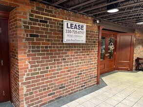 144-156 E Liberty St, Wooster, OH à louer Photo intérieure– Image 2 sur 9