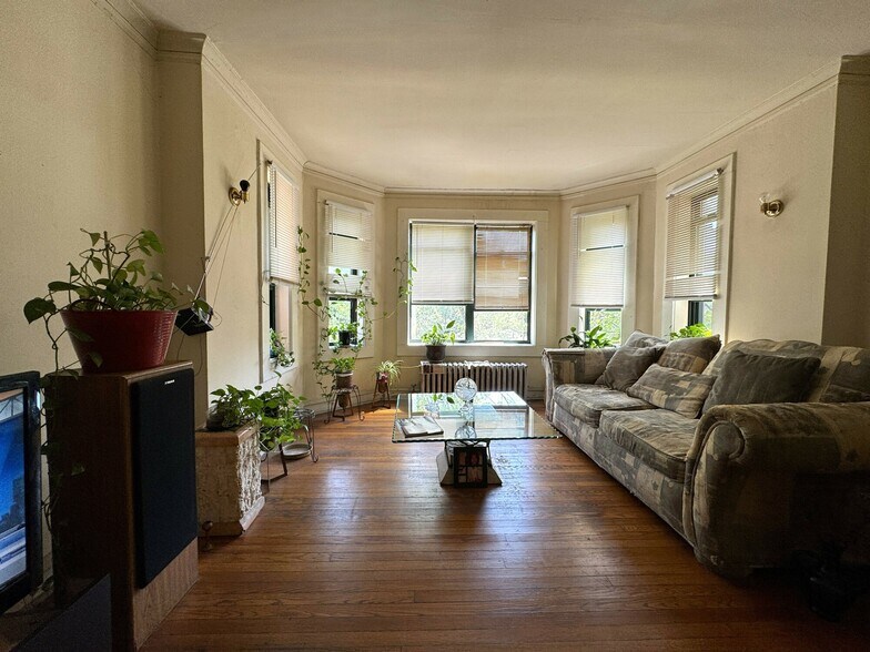 8156 S Laflin St, Chicago, IL à vendre - Photo de l’immeuble – Image 2 sur 5