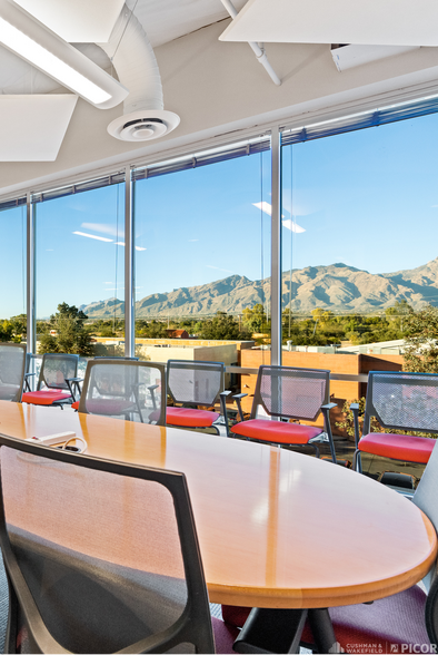 6400 E Grant Rd, Tucson, AZ à vendre - Photo de l’immeuble – Image 3 sur 9