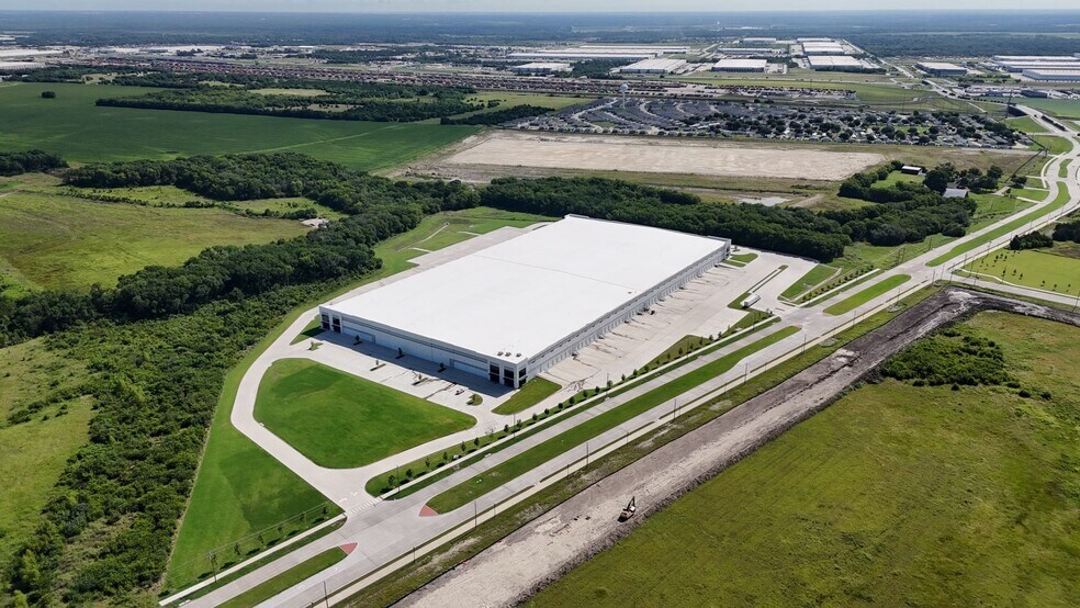 601 W Pleasant Run Rd, Wilmer, TX à louer - Photo de l’immeuble – Image 2 sur 15