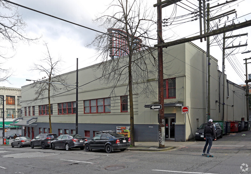 390 Hastings St W, Vancouver, BC à louer - Photo de l’immeuble – Image 2 sur 7