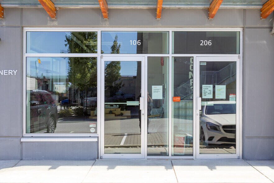 758 Copping St, North Vancouver, BC à vendre - Photo de l’immeuble – Image 3 sur 6