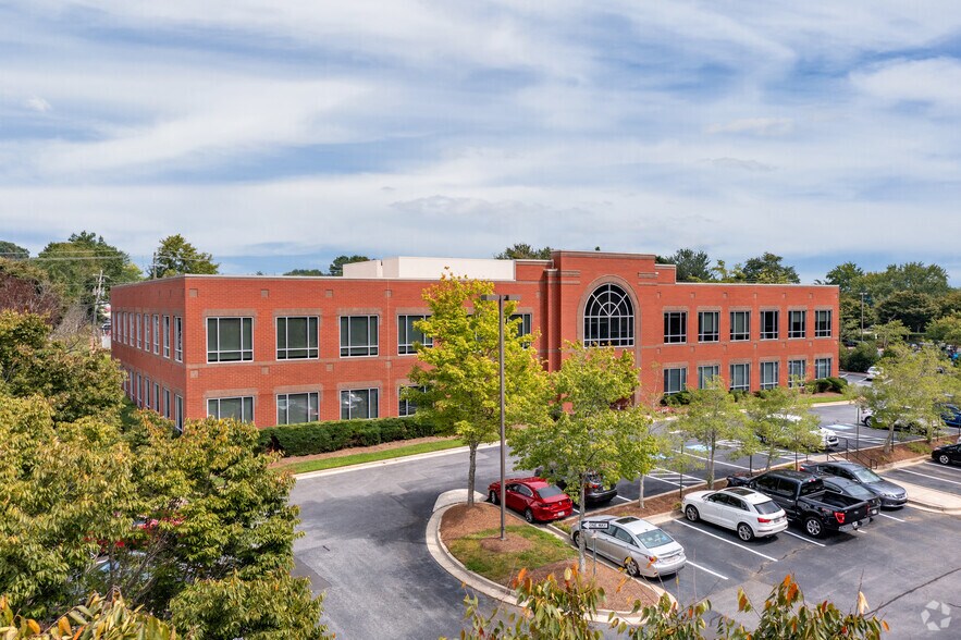 695 Mansell Rd, Roswell, GA à louer - Photo de l’immeuble – Image 3 sur 35