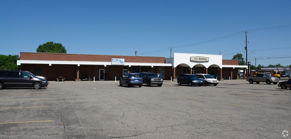 1721 N Grand River Ave, Lansing, MI à vendre - Photo principale – Image 1 sur 4