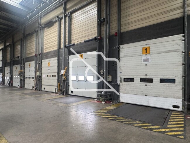 Plus de détails pour Industriel/Logistique à louer