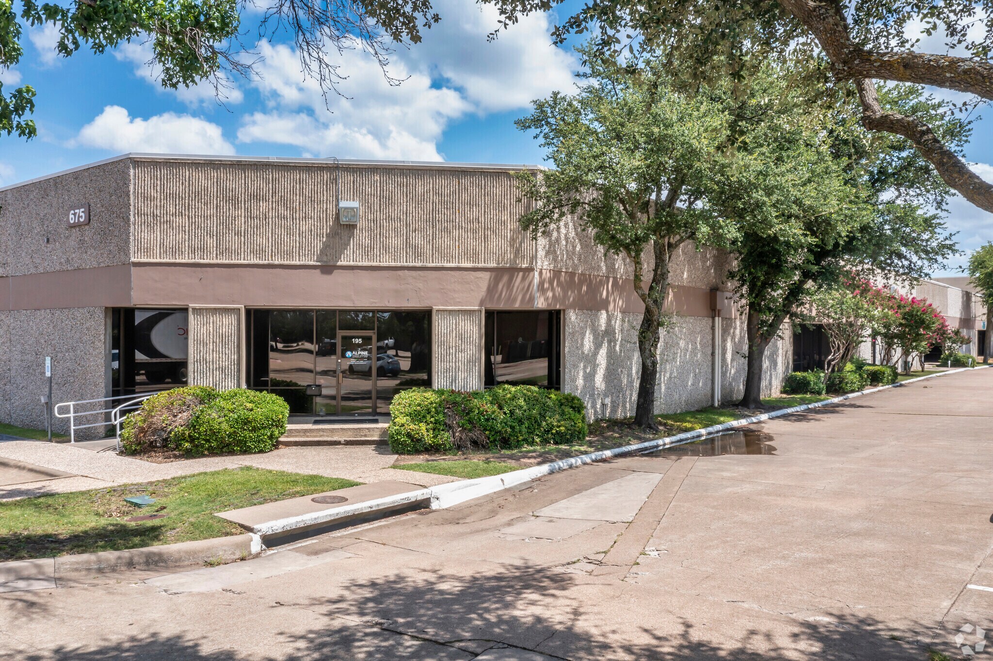 675 N Glenville Dr, Richardson, TX à louer Photo principale– Image 1 sur 10