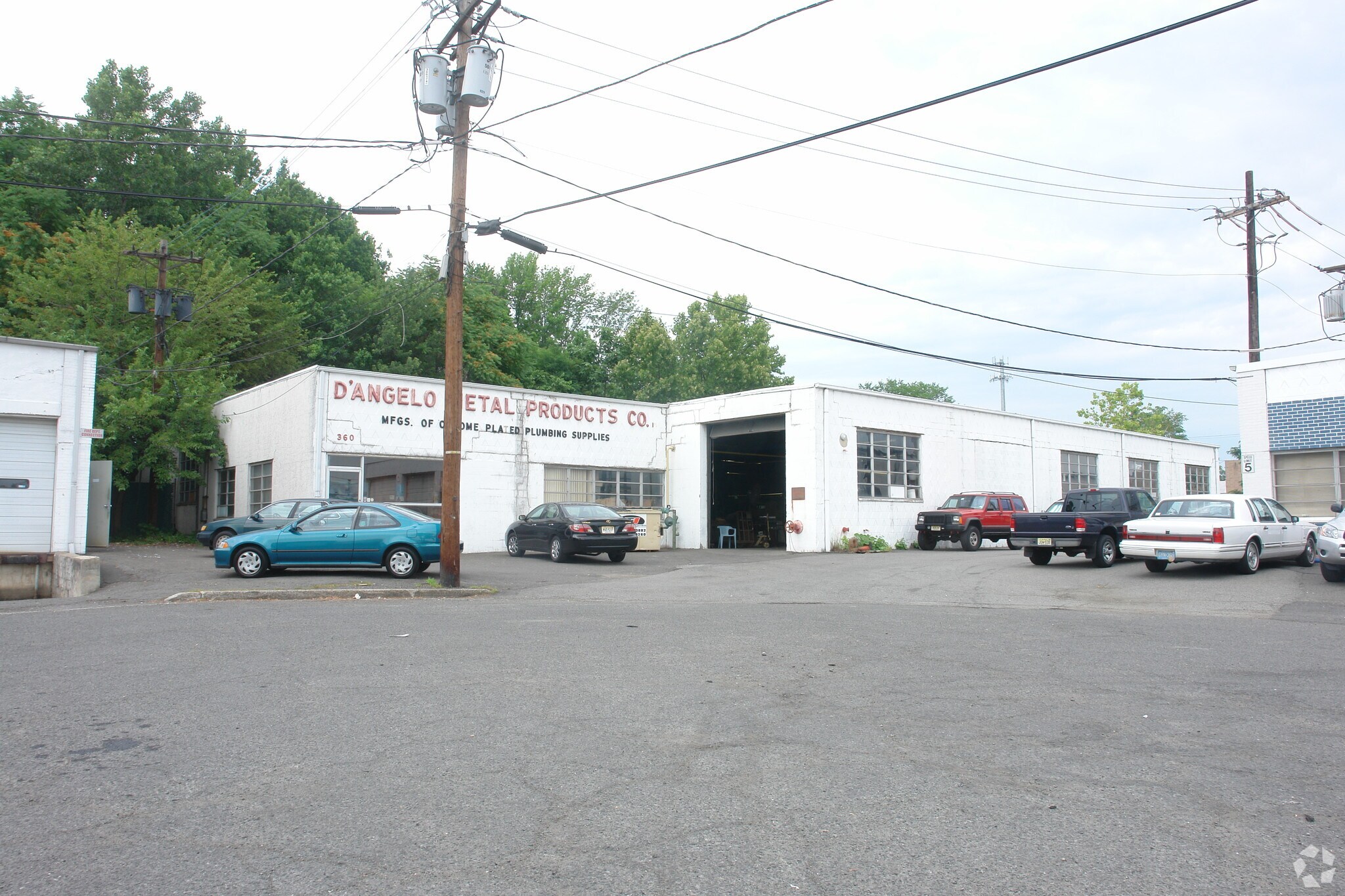 360 Dalziel Rd, Linden, NJ à vendre Photo principale– Image 1 sur 7